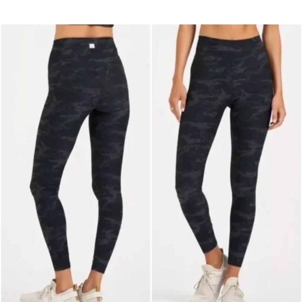 Vuori Clean Elevation leggings size medium